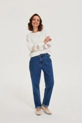 Gładkie jeansy niebieskie. Niebieskie jeansy damskie MOODO. Za 149.99 zł.