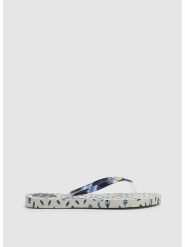Pepe Jeans FOOTWEAR Japonki w kolorze białym rozmiar: 37. Białe klapki damskie Pepe Jeans FOOTWEAR, bez wzorów, z jeansu, z otwartym noskiem, bez obcasa, bez zapięcia. Za 61.31 zł.
