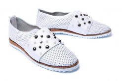 LANQIER 42C2513 white, półbuty/mokasyny damskie. Białe mokasyny damskie Lanqier, na lato, ze skóry, bez obcasa. Za 104.95 zł.
