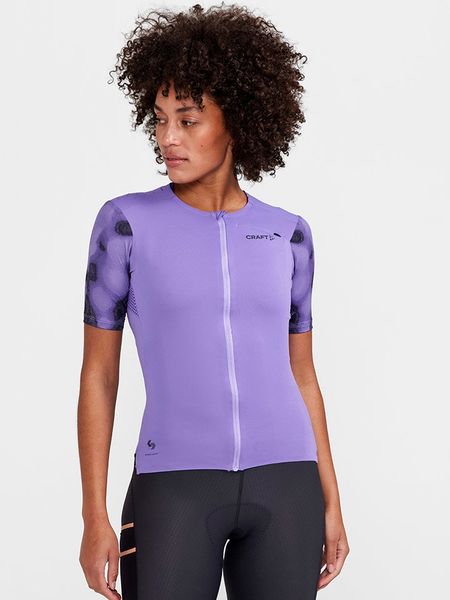 Craft Koszulka kolarska "Pro Gravel" w kolorze fioletowym rozmiar: S. Różowe koszulki damskie Craft, s, bez wzorów, z materiału, bez kołnierzyka, bez ramiączek. Za 152.98 zł.