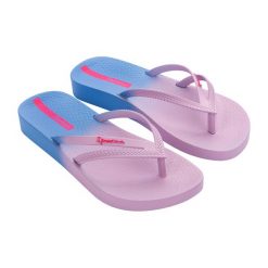 Japonki plażowe damskie Ipanema Bossa Soft C. Czerwone klapki damskie Ipanema, bez wzorów, bez obcasa, bez zapięcia. Za 59.99 zł.