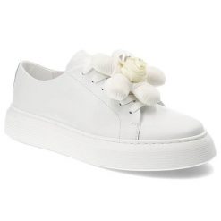 Białe Eleganckie Sneakersy Chebello Z Ozdobnym Kwiatem. Białe obuwie sportowe damskie CheBello, na wiosnę, ze skóry, bez zapięcia. Za 519.00 zł.