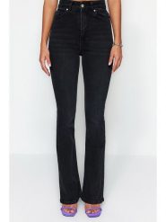 Trendyol Dżinsy - Slim fit - w kolorze czarnym rozmiar: 42. Czarne jeansy damskie Trendyol, z podwyższonym stanem. Za 101.23 zł.