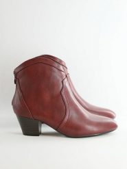 Bellucci Botki w kolorze czerwonym rozmiar: 36. Czerwone botki damskie Bellucci, eleganckie, bez obcasa, bez zapięcia. Za 152.99 zł.