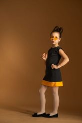 Sukienka dziewczęca grafit z mandarynką. Szare sukienki dziewczęce Hultaj Polski, bez wzorów, z bawełny, bez ramiączek. Za 129.00 zł.