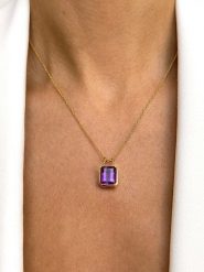 Les Petites Précieuses Pozłacany naszyjnik z zawieszką - dł. 40 cm rozmiar: onesize. Różowe naszyjniki damskie Les Petites Précieuses, z ametystem, pozłacane. Za 315.50 zł.