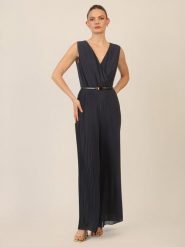 APART Kombinezon w kolorze granatowym rozmiar: 36. Niebieskie kombinezony damskie Apart, bez wzorów, bez kołnierzyka, bez ramiączek. Za 339.95 zł.