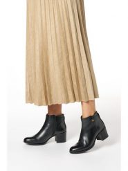 Geox Skórzane botki "New Ascheel" w kolorze czarnym rozmiar: 37. Czarne botki damskie Geox, eleganckie, bez obcasa, bez zapięcia. Za 314.95 zł.