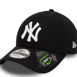 Czapka z daszkiem New Era MLB New York Yankees. Białe czapki z daszkiem damskie New Era, bez wzorów. Za 163.00 zł.