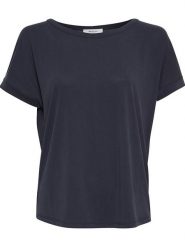 MOSS COPENHAGEN Koszulka "Fenya" w kolorze granatowym rozmiar: S/M. Niebieskie koszulki damskie Moss Copenhagen, m, bez wzorów, bez kołnierzyka, bez ramiączek. Za 86.95 zł.