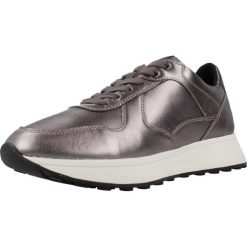 Buty GEOX D AMABEL Szary. Szare obuwie trekkingowe damskie Geox, ze skóry, bez zapięcia. Za 410.99 zł.