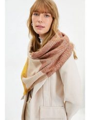 Trendyol Szal w kolorze żółto-jasnobrązowym rozmiar: onesize. Brązowe szaliki damskie Trendyol, bez wzorów, z materiału. Za 57.06 zł.