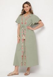 Zielona Bawełniana Sukienka Boho o Rozkloszowanym Kroju z Haftem i Frędzlami Modixa. Zielone sukienki damskie Born2be, z aplikacjami, z bawełny, boho, bez ramiączek. W wyprzedaży za 110.49 zł.