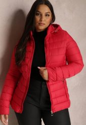 Czerwona Kurtka Pikowana Jyva. Czerwone kurtki damskie Renee, na jesień, plus size, bez wzorów, z tkaniny, bez kaptura. Za 169.99 zł.