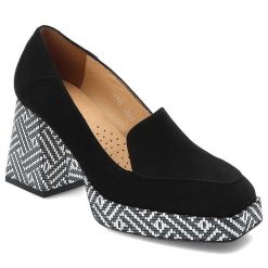 Czarne Półbuty Armodo Damskie Eleganckie Buty. Czarne półbuty damskie Armodo, na wiosnę, bez wzorów, ze skóry, bez obcasa, na słupku, bez zapięcia. Za 349.00 zł.
