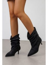 C'M Botki w kolorze czarnym rozmiar: 38. Czarne botki damskie C'M, eleganckie, bez obcasa, na szpilce, bez zapięcia. Za 174.95 zł.