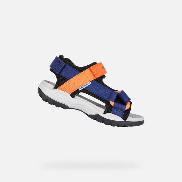 Sandały Geox Borealis. Brązowe sandały damskie Geox, bez wzorów, bez obcasa, bez zapięcia. Za 311.50 zł.