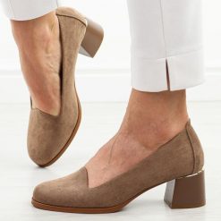 Khaki zamszowe półbuty damskie na obcasie Potocki 12545. Brązowe czółenka damskie POTOCKI, bez wzorów, z jeansu, z okrągłym noskiem, bez obcasa, na obcasie. Za 169.00 zł.