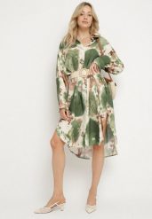 Zielona Sukienka Koszulowa Oversize z Wiskozy w Abstrakcyjny Wzór Gonania. Zielone sukienki damskie Born2be, bez wzorów, z jedwabiu, eleganckie, bez ramiączek. W wyprzedaży za 93.49 zł.