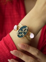 Pierres delicates Pozłacana bransoletka z agatem rozmiar: onesize. Niebieskie bransoletki damskie Pierres delicates, pozłacane. Za 65.99 zł.