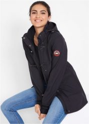 Kurtka budrysówka softshell, z materiału odpychającego wodę. Czarne kurtki sportowe damskie bonprix, bez wzorów, z softshellu, z kapturem. Za 299.99 zł.
