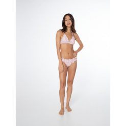 Bikini damskie Protest Prtjola bikini. Białe bikini Protest, bez wzorów. W wyprzedaży za 115.00 zł.