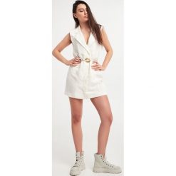 Sukienka lniana PATRIZIA PEPE. Sukienki damskie Patrizia Pepe, bez wzorów, bez ramiączek. W wyprzedaży za 1,339.33 zł.