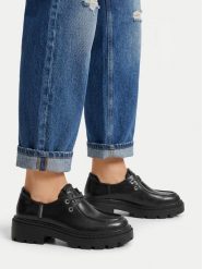 Guess Jeans Półbuty CEO-HY5389S-9 Czarny. Czarne półbuty damskie Guess Jeans, z aplikacjami, z jeansu, bez obcasa, na płaskiej podeszwie, bez zapięcia. Za 249.99 zł.