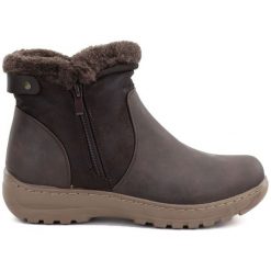 Botki damskie ocieplane brązowe eVento 26BT26-365. Brązowe botki damskie eVento, ze skóry ekologicznej, eleganckie, bez obcasa, bez zapięcia. Za 129.99 zł.