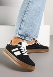 Czarne Sneakersy w Stylu Klasycznych Tenisówek Zdobione Paskami Tenalinea. Czarne obuwie sportowe damskie Born2be, z jeansu, bez zapięcia, tenisowe. Za 84.99 zł.
