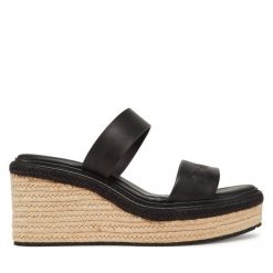 Espadryle Calvin Klein. Czarne espadryle damskie Calvin Klein, bez wzorów, bez obcasa. Za 279.99 zł.