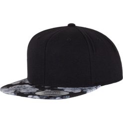 Czapka Z Daszkiem Roses Snapback Cap. Czarne czapki z daszkiem damskie FLEXFIT, bez wzorów. Za 95.99 zł.