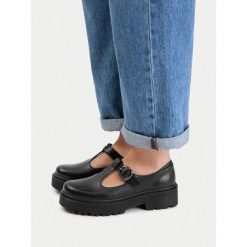 Półbuty Lasocki. Czarne czółenka damskie Lasocki, bez wzorów, bez obcasa, na obcasie. Za 199.99 zł.