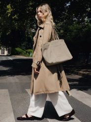 Maison héritage PARIS Skórzany shopper bag "Rise" w kolorze brązowym - 52 x 31 cm rozmiar: onesize. Brązowe shopper bag maison héritage PARIS, bez wzorów, z materiału, na ramię, bez dodatków. Za 434.99 zł.