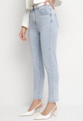 Jasnoniebieskie Jeansy o Kroju Slim Ravirra. Niebieskie jeansy damskie Born2be, z aplikacjami, z jeansu. Za 89.99 zł.
