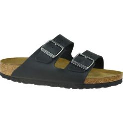 Klapki Birkenstock Arizona Nu Oiled Sfb 752483 czarne. Czarne klapki damskie bez wzorów, z materiału, bez obcasa, bez zapięcia. Za 718.43 zł.