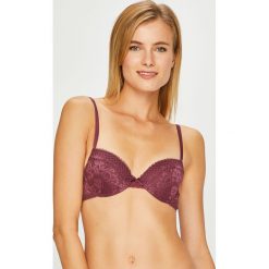 Dorina - Biustonosz Lianne. Różowe biustonosze Dorina, z haftami, z elastanu. W wyprzedaży za 44.90 zł.