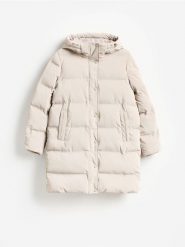 Pikowana kurtka z kapturem - beżowy. Brązowe kurtki damskie Reserved, l, bez wzorów, z tkaniny, z kapturem. Za 259.99 zł.