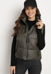 Ciemnozielona Pikowana Kamizelka o Prostym Kroju ze Stójką Zinlirae. Zielone kamizelki damskie Born2be, l, bez wzorów, z jeansu, bez kaptura. Za 39.99 zł.