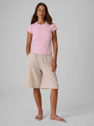 4F Spodenki casual z modalem damskie - beżowe L. Brązowe spodenki sportowe damskie 4F, l, bez wzorów, z materiału, z podwyższonym stanem, trekkingowe. Za 169.99 zł.