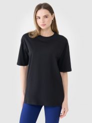 4F T-shirt oversize gładki damski - czarny XS. Czarne t-shirty damskie 4F, xs, bez wzorów, z bawełny, bez kołnierzyka. W wyprzedaży za 39.99 zł.