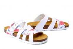 DR. BRINKMANN 700868-03 weiss, klapki damskie. Białe klapki damskie Dr. Brinkmann, bez wzorów, bez obcasa, bez zapięcia. Za 148.67 zł.