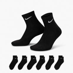 Skarpetki sportowe dla dorosłych Everyday Cushioned Dri-FIT 6-Pack Socks. Czarne skarpetki damskie Nike, bez wzorów, z bawełny. Za 89.99 zł.