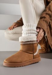 Brązowe Śniegowce o Wsuwanym Fasonie z Haftem i Futrem przy Cholewce Mevinadia. Brązowe śniegowce damskie Renee, z jeansu. Za 109.99 zł.