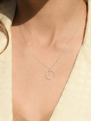 DIAMANTA Złoty naszyjnik "Cercle prodigieux" z diamentami - dł. 42 cm rozmiar: onesize. Szare naszyjniki damskie DIAMANTA, z diamentem, złote. Za 1,348.99 zł.