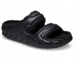 Klapki Dla Dorosłych Crocs Classic Cozzy Overpuff. Czerwone klapki damskie Crocs, bez wzorów, z materiału, bez obcasa, bez zapięcia. Za 202.99 zł.