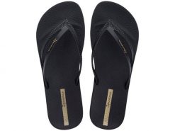 Klapki japonki damskie Ipanema Bossa Soft V. Czarne klapki damskie Ipanema, bez wzorów, z materiału, bez obcasa, bez zapięcia. Za 89.99 zł.