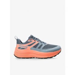 Buty trailowe damskie Inov-8 TrailFly Max Wide. Brązowe obuwie sportowe damskie Inov-8, bez zapięcia, do biegania. Za 618.99 zł.