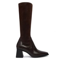 Kozaki Vagabond Shoemakers. Brązowe kozaki damskie Vagabond Shoemakers, bez obcasa, na słupku, bez zapięcia. Za 824.99 zł.