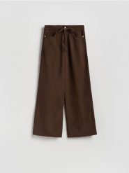 Jeansy wide leg z lyocellem - brązowy. Brązowe jeansy damskie Reserved. W wyprzedaży za 79.99 zł.